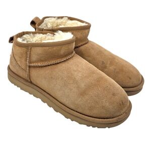? UGG Classic Short Boot \